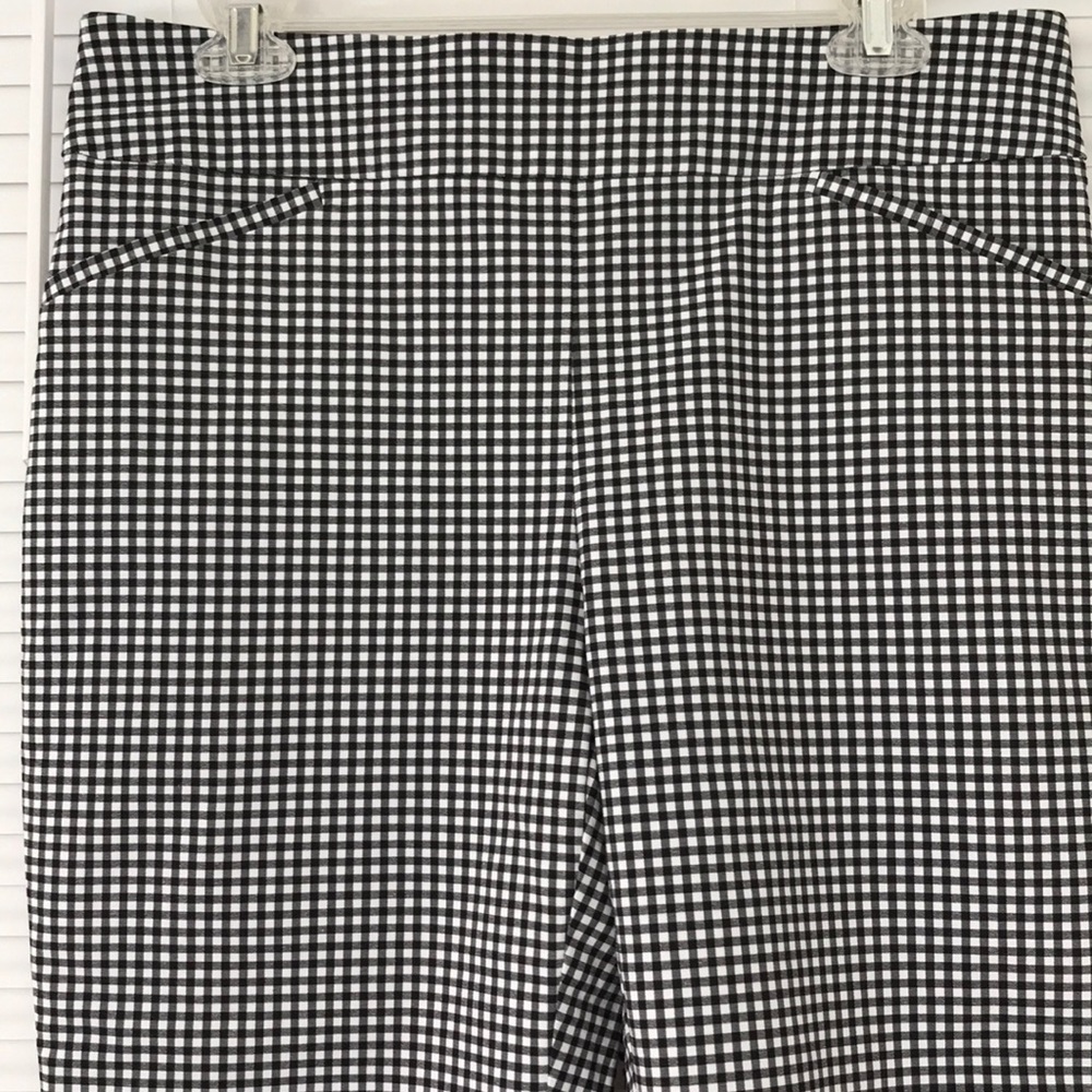NWOT Chico’s Perfect Stretch Capri Pants Size 8 - Picture 6 of 8